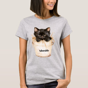 Camiseta Gato Preto Fofo e Adorável em Balde