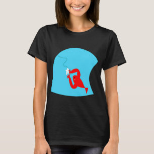 Camiseta Gato preto fofo observa aquário de peixes dourados