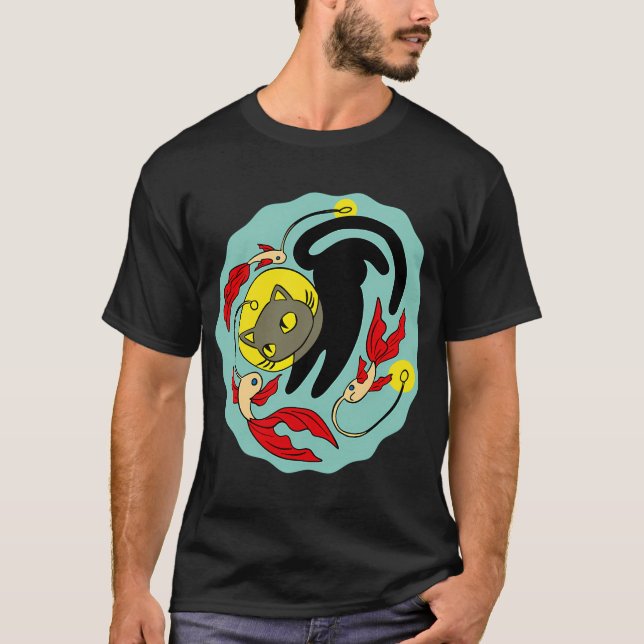 Camiseta Gato preto nadando com peixe claro (Frente)