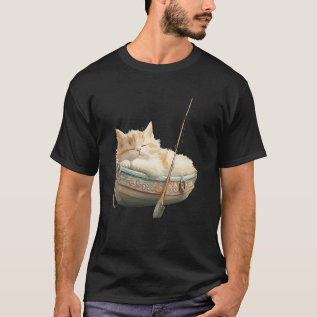 Camiseta Gato Relaxando Dormindo Pacificamente Em Barco (Frente)