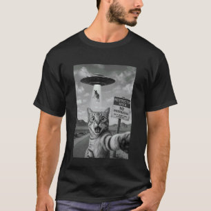 Camiseta Gato Selfie com Abdução Alienígena OVNI Humor Engr