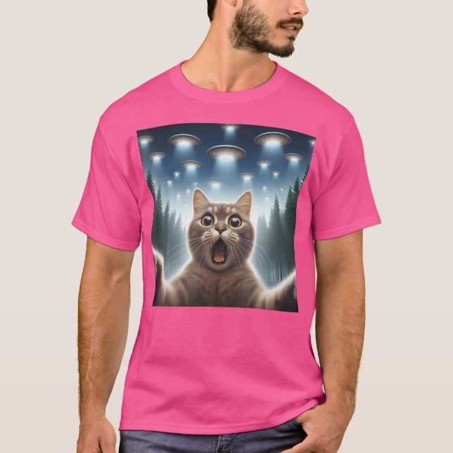 Camiseta Gato Selfie Com Ufo Alienígena Engraçado Surpreso  (Frente)