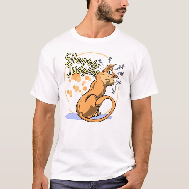 Camiseta Gato - silenciosamente julgando o t-shirt (Frente)