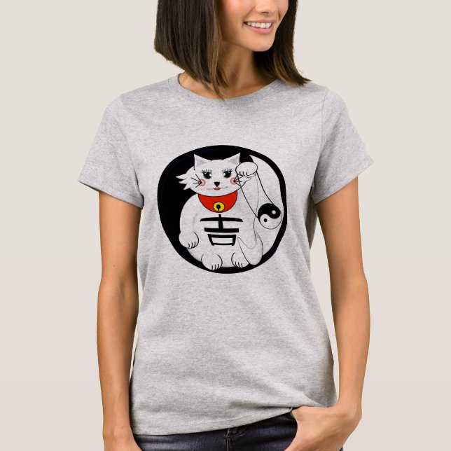 Camiseta Gato Sortudo Maneki Neko - Beckoning. (Frente)