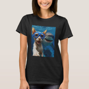 Camiseta Gato Sphynx Engraçado Fazendo Selfie com Tubarão A