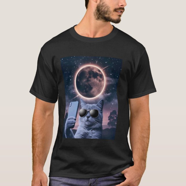 Camiseta Gato tirando uma selfie com Eclipse Lunar Total Ma (Frente)