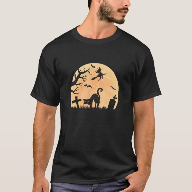 Camiseta Gato Velho Sinistro de Halloween e Bruxa Voadora n (Frente)