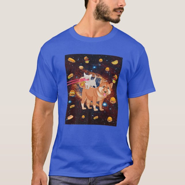 Camiseta Gatos Oculares A Laser No Espaço Cão Comendo Pizza (Frente)