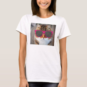 Camiseta Gatos que vestem o t-shirt dos óculos de sol