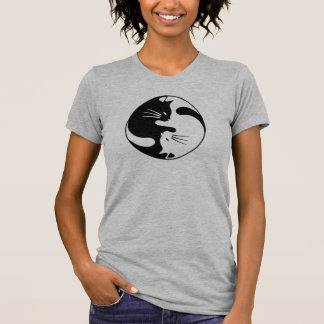 Camiseta Gatos Yin Yang - Gatinhos Bonitos Se Abrangendo E 