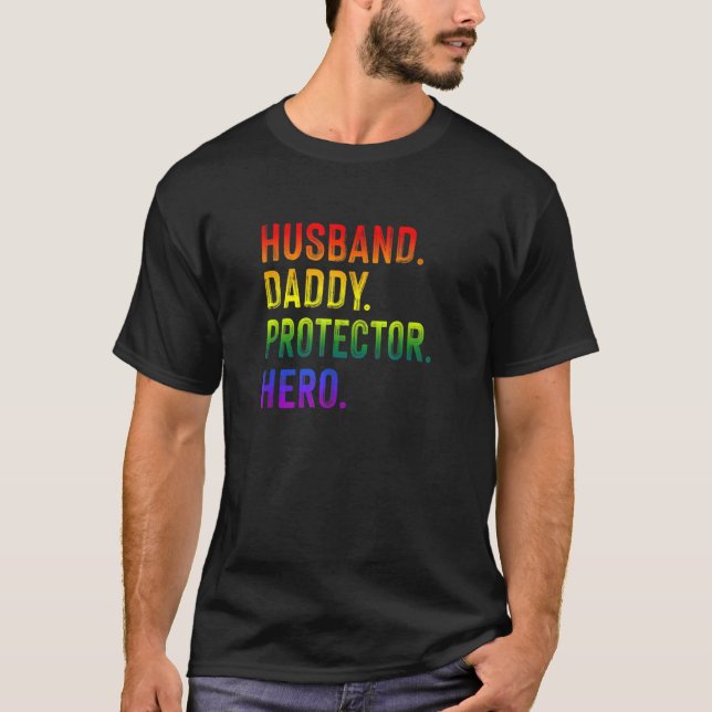Camiseta Gay do Orgulho LGBT Dia do Pai Protegido pelo Pai (Frente)