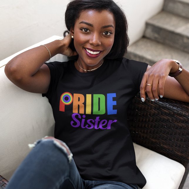 Camiseta Gay Pride Sister Rainbow Lettering LGBTQ (Criador carregado)