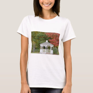 Camiseta Gazebo - Fall View - Nova Inglaterra
