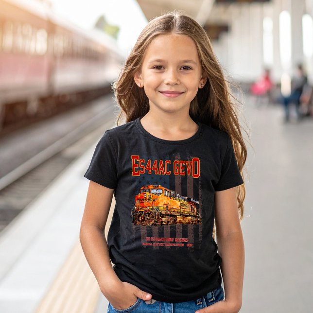 Camiseta GE ES44AC GEVO Locomotive e bandeira americana (Vintage GE ES44AC GEVO Diesel Locomotive. Girl Basic T-Shirt)