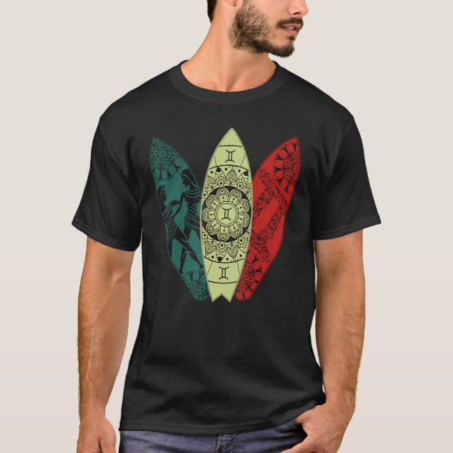 Camiseta Gemini Zodiac Sign Surfboard Surfing Horoscope (Frente)