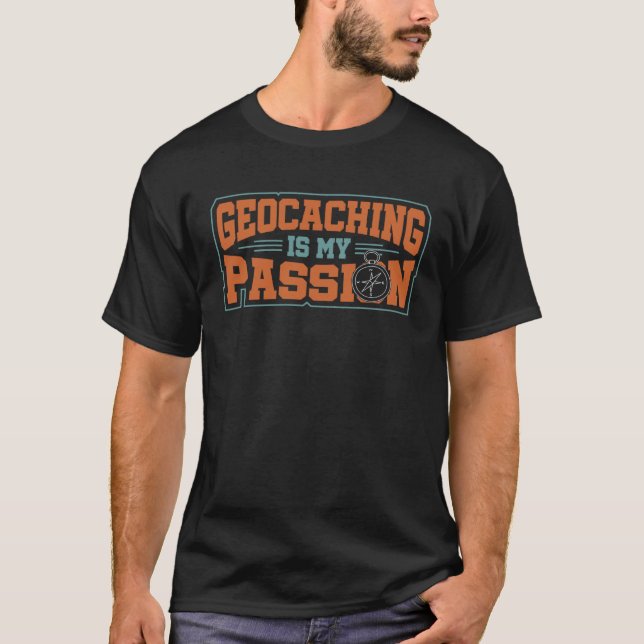 Camiseta Geocaching Savenger Hunt Adventure Geocacher Passi (Frente)