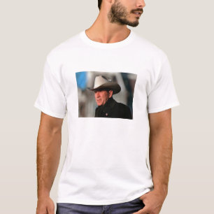 Camiseta George W. Bush - vestido no preto que veste um