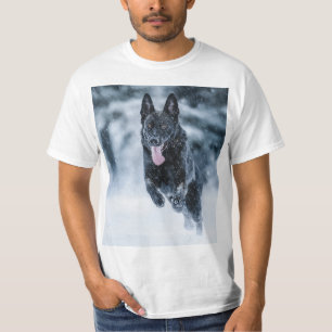 Camiseta German shepherd preto no Cobrir da escova de neve