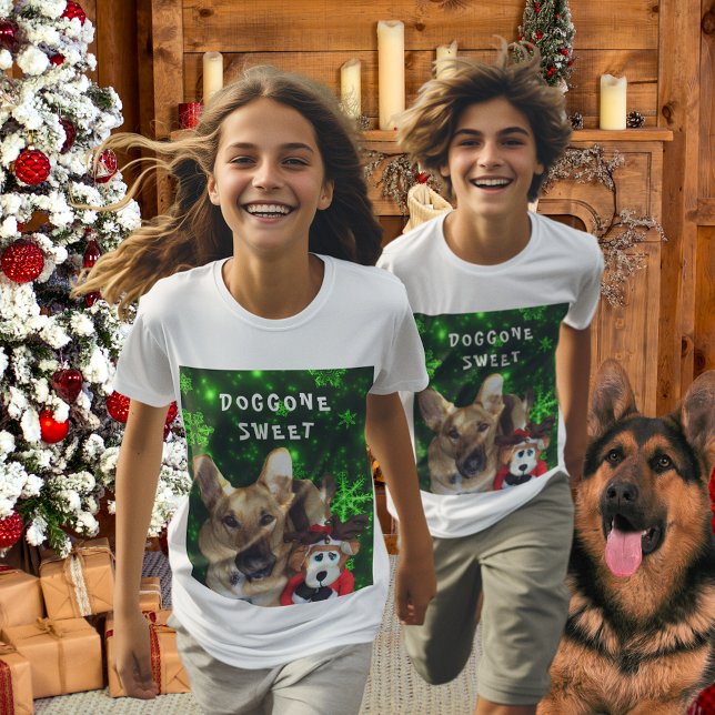 Camiseta German shepherd Reindeer Snowflakes Green Jersey (German Shepherd Reindeer Snowflakes Green Jersey T-Shirt)