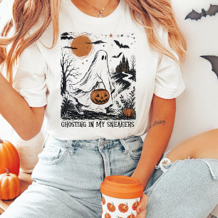 Camiseta Ghosting In My Sneakers Halloween
