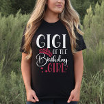 Camiseta Gigi da Correspondência Personalizada do Esquadrão<br><div class="desc">Você tem uma família que adora celebrar aniversários? Você quer ter certeza de que cada um dos seus familiares tem sua própria camisa de aniversário personalizada? Olhe só a Gigi da aniversariante! Nossas camisas coincidentes são perfeitas para criar um esquadrão de aniversários ou meninos. Quer você esteja procurando uma camiseta...</div>