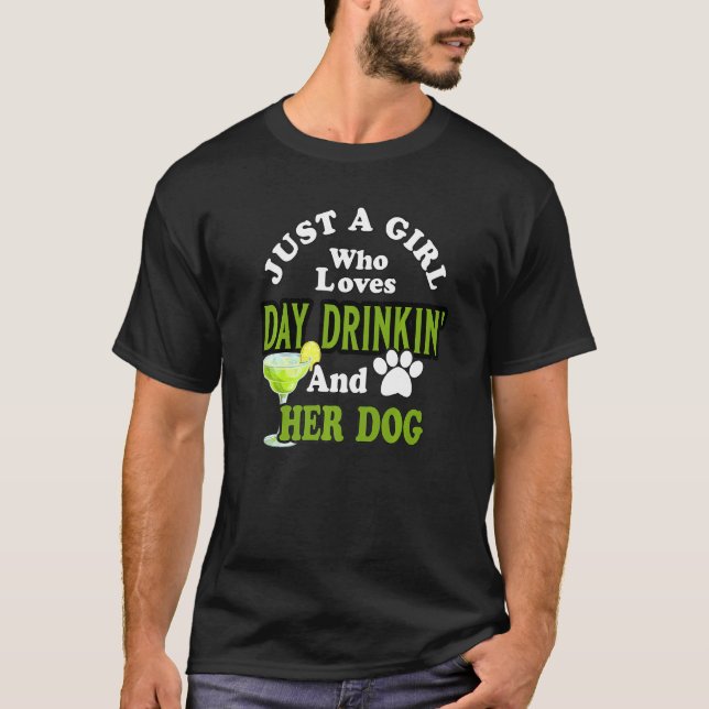Camiseta Gin De Álcool Apenas Uma Menina Que Ama O Bebendo  (Frente)