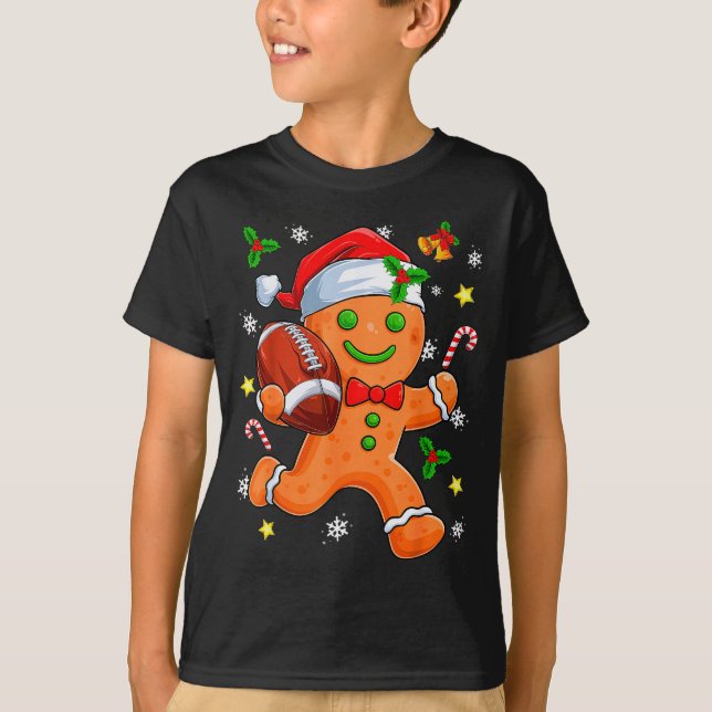 Camiseta Gingerbread Cookie Playing Football Merry Christma (Frente)