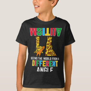 Camiseta Girafa Autismo Vendo o Mundo de um Ângulo Diferent