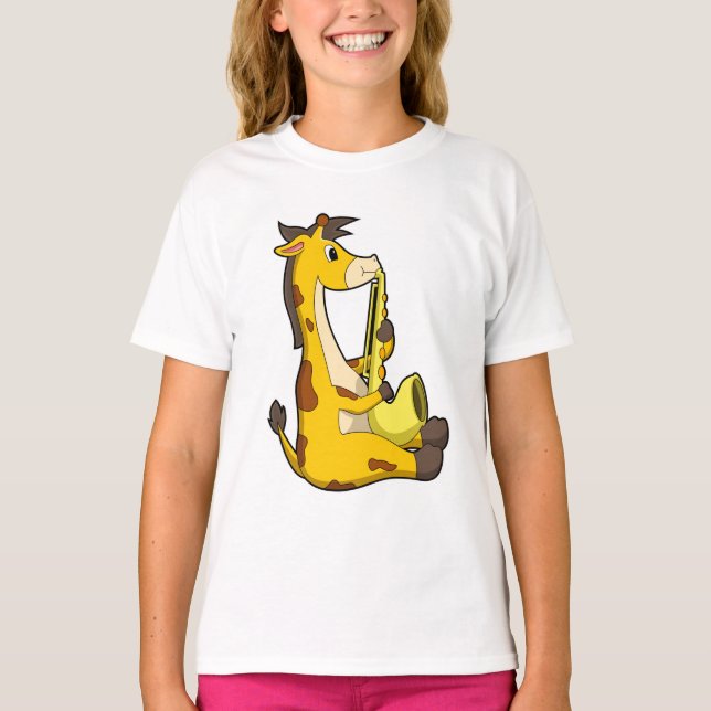 Camiseta Girafa em Música com Saxofone.PNG (Frente)