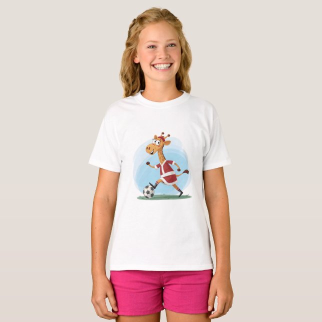 Camiseta Giraffe in Christmas Outfit and Soccer Ball (Frente Completa)