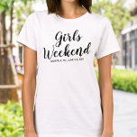 Camiseta Girls Weekend Ausente T-shirt Data Personalizada<br><div class="desc">A camisa perfeita para comemorar seu fim de semana entre meninas e mulheres. Esteja você comemorando um aniversário, planejando uma mini reunião, festa de solteira ou apenas saindo com suas amigas, esta camisa vai colocar o palco para o melhor fim de semana/viagem de sempre. Personalize adicionando o local e a...</div>