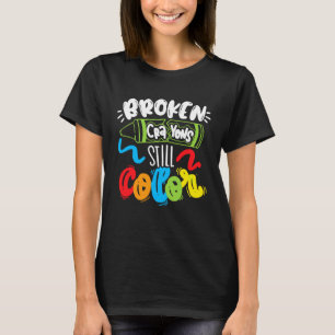 Camiseta Giz Crayons Quebrados Ainda Colorem a Conscientiza