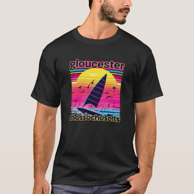 Camiseta Gloucester Retro 80s Style Souvenir Beach (Frente)