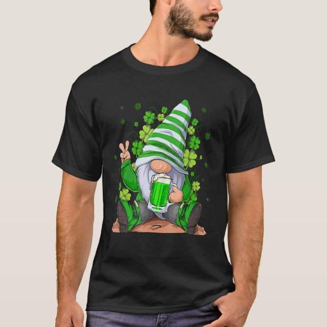 Camiseta Gnome Drink Beer Lucky Shamrock Gnoma Rua Pat (Frente)