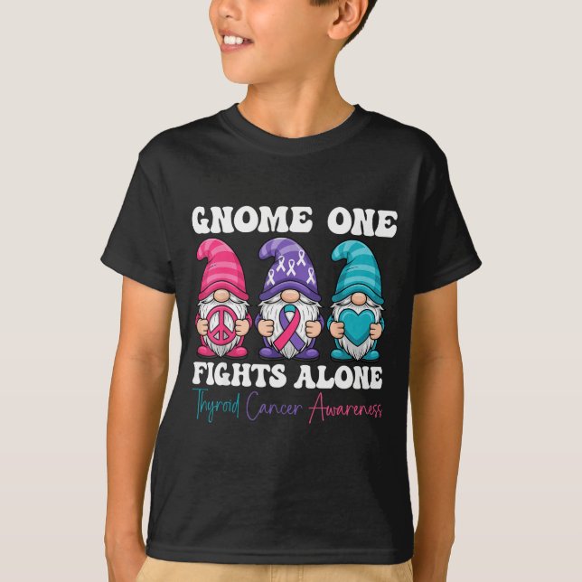 Camiseta Gnome One Fights Alone - Christmas Thyroid Cancer  (Frente)