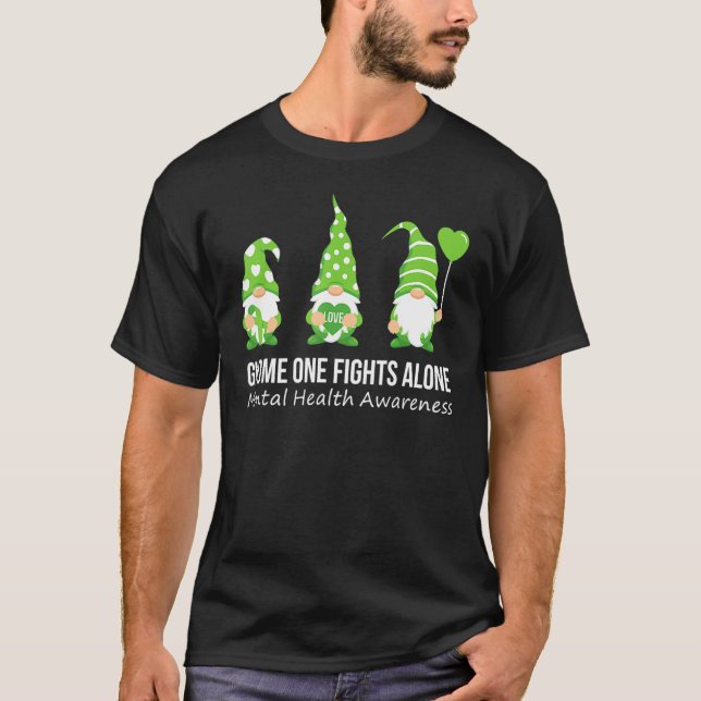 Camiseta Gnome One Fights Alone Mental Health Awareness Gre (Frente)