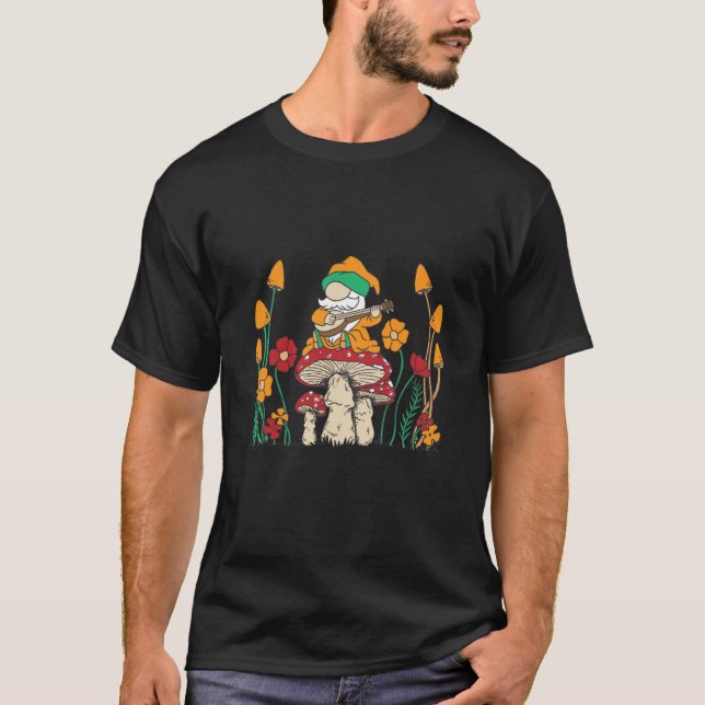 Camiseta Gnome playing banjo fungi mushrooms (Frente)