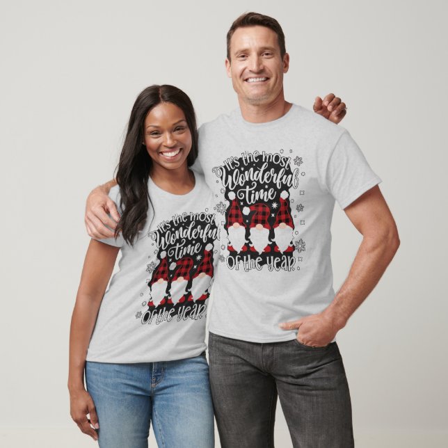 Camiseta Gnomes Plaid Christmas Wonderful Time Holiday (Unissex)