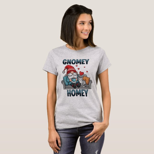 Camiseta Gnomey homey gnome em casa (Frente Completa)