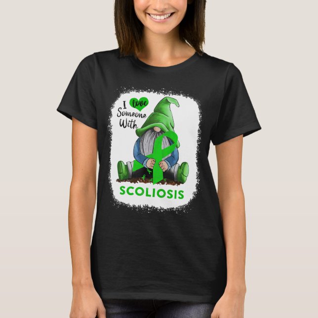 Camiseta Gnomo Eu Amo Alguém Com Escoliose (Frente)
