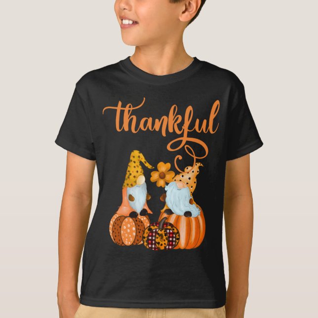 Camiseta Gnomos Agradecidos Bonitos Para Queda ou Halloween (Frente)