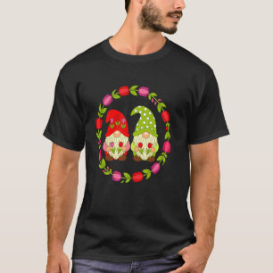 Camiseta Gnomos Encantadores no Jardim de Tulipas Deliciam