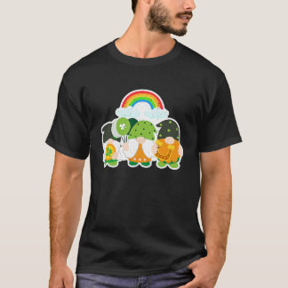 Camiseta Gnomos Sortudos Segurando Trevo de Quatro Folhas F
