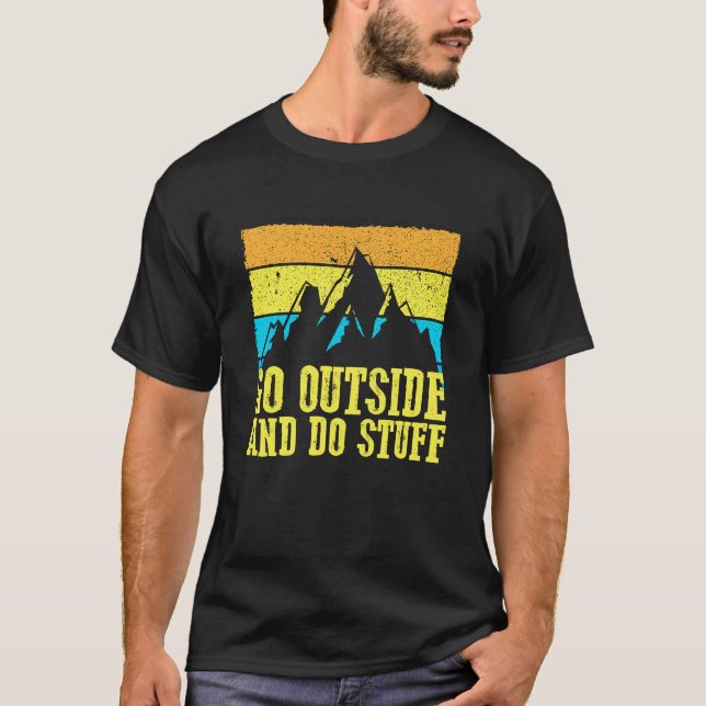 Camiseta GO OUTSIDE AND DO SOMETHING  Outdoors Graphic (Frente)