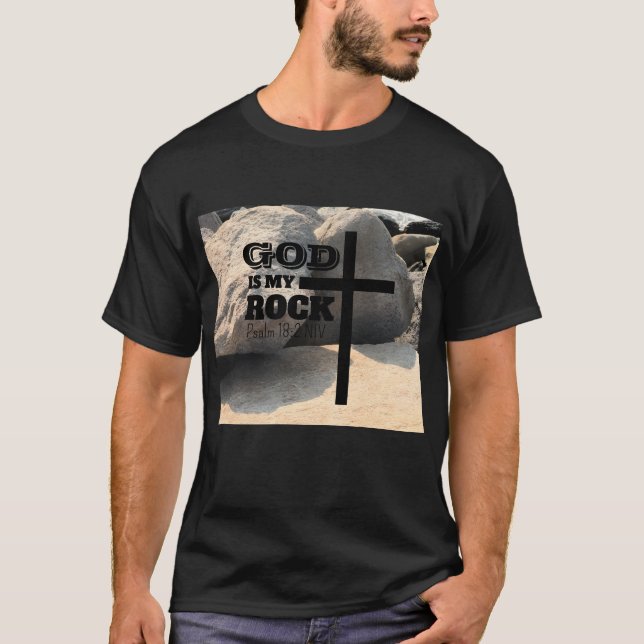 Camiseta God is My Rock Bible Verse Black Cross Christian (Frente)