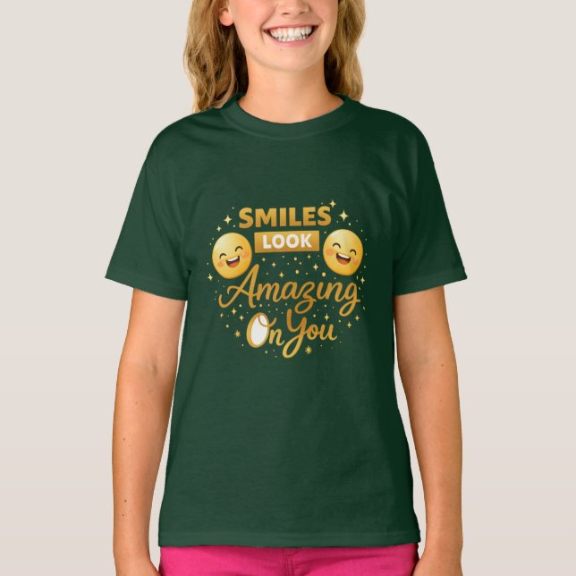 Camiseta Gold “Smiles Look Amazing On You” Girls’ T-Shirt (Frente)