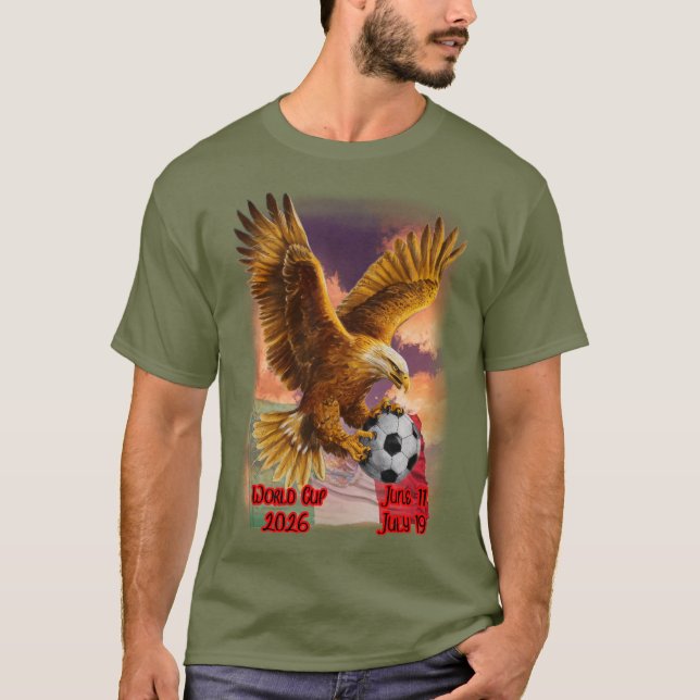 Camiseta Golden Eagle bringing the World Cup Ball on Green (Frente)