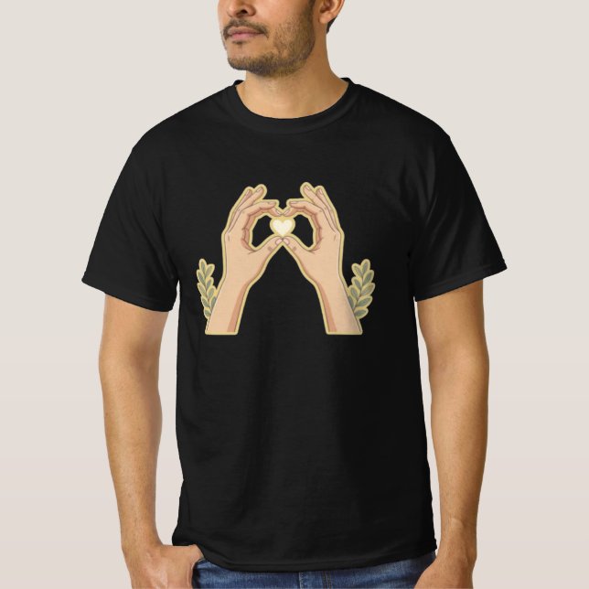 Camiseta Golden Hands Heart – Cute Family-Friendly Cartoon  (Frente)