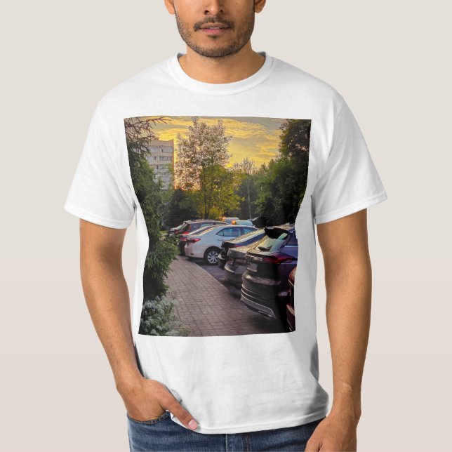 Camiseta Golden Hour Street Tee – Customizable (Frente)