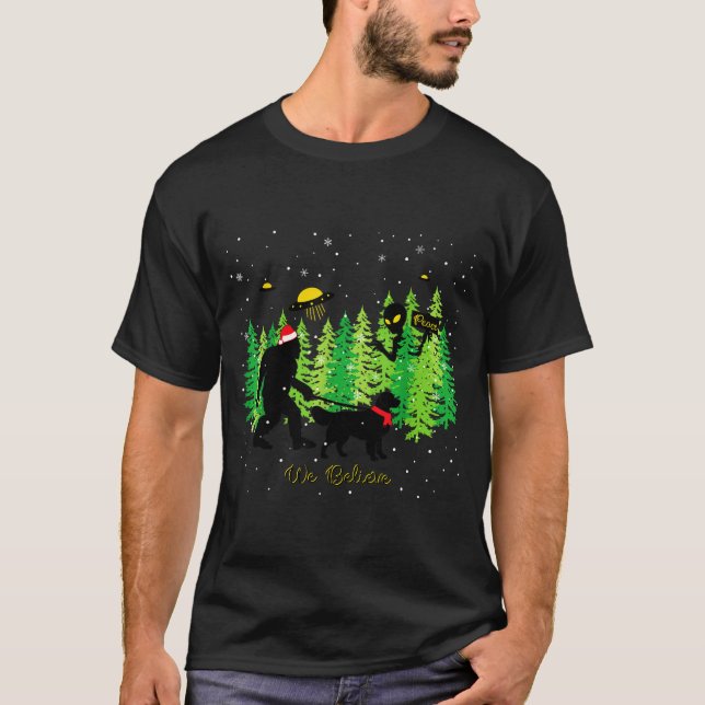 Camiseta Golden Retriever Funny Bigfoot Christmas Alien Ufo (Frente)
